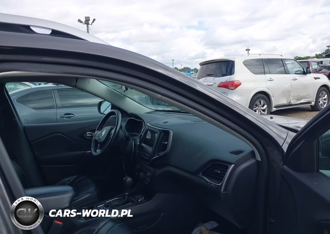 2019 Jeep Cherokee Latitude Plus Fwd VIN:1C4PJLLX5KD429233 - 5