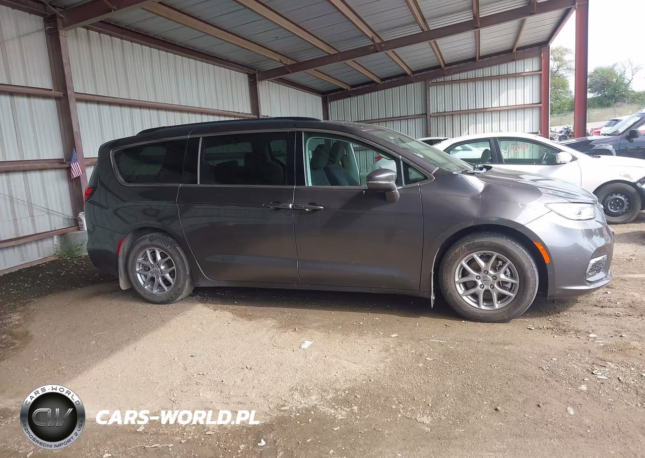 2021 Chrysler Pacifica Touring VIN:2C4RC1FGXMR608094 - 13