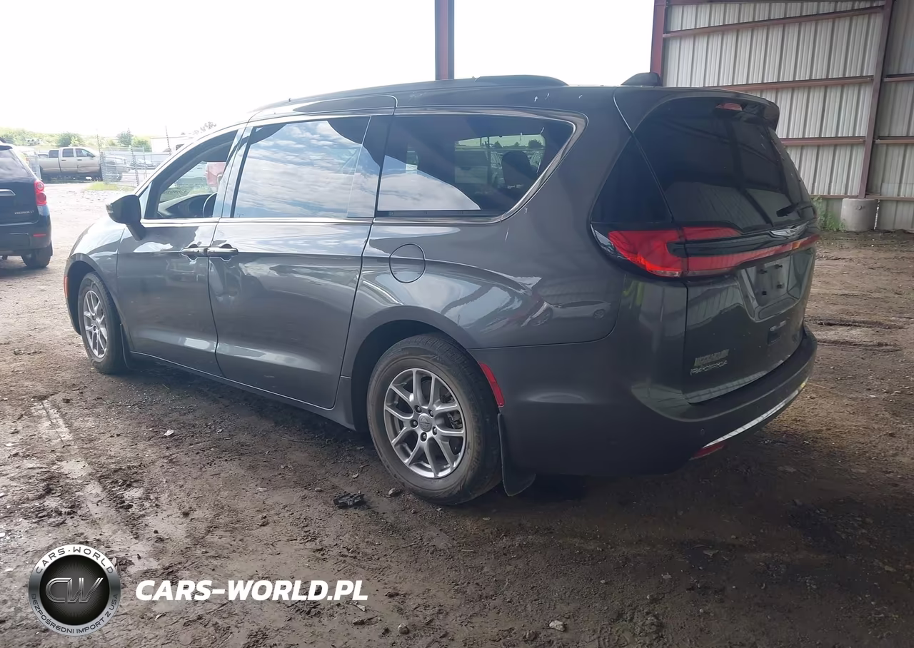 2021 Chrysler Pacifica Touring VIN:2C4RC1FGXMR608094 - 3
