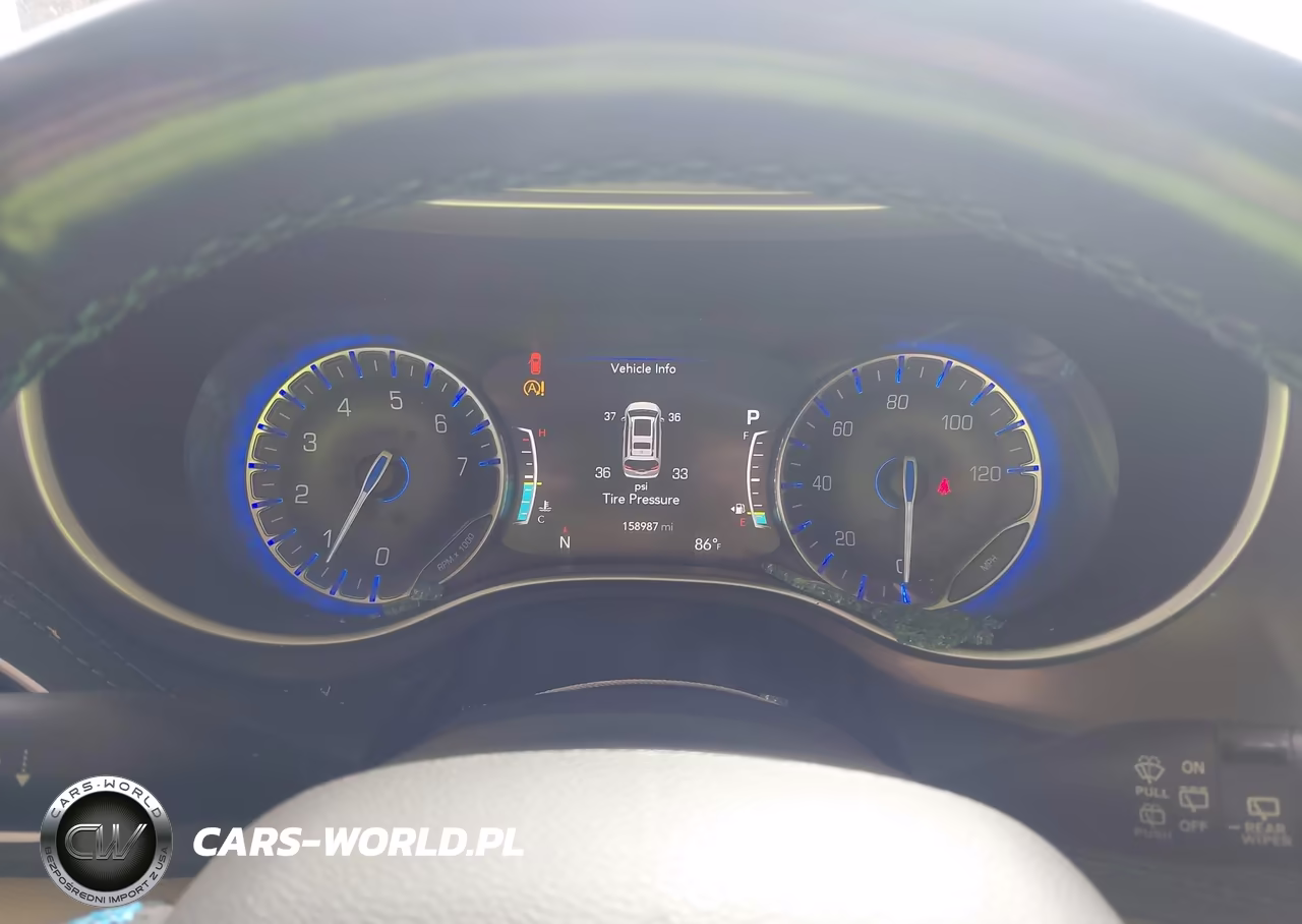 2021 Chrysler Pacifica Touring VIN:2C4RC1FGXMR608094 - 7