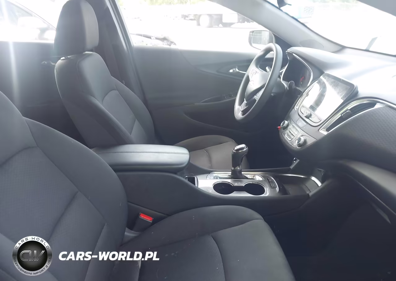 2019 Chevrolet Malibu Lt VIN:1G1ZD5ST9KF180586 - 5