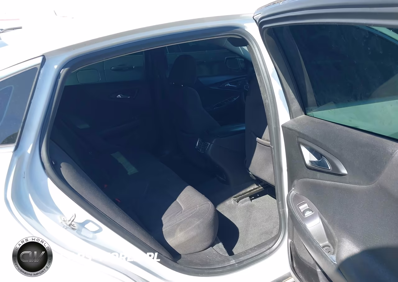 2019 Chevrolet Malibu Lt VIN:1G1ZD5ST1KF133553 - 8