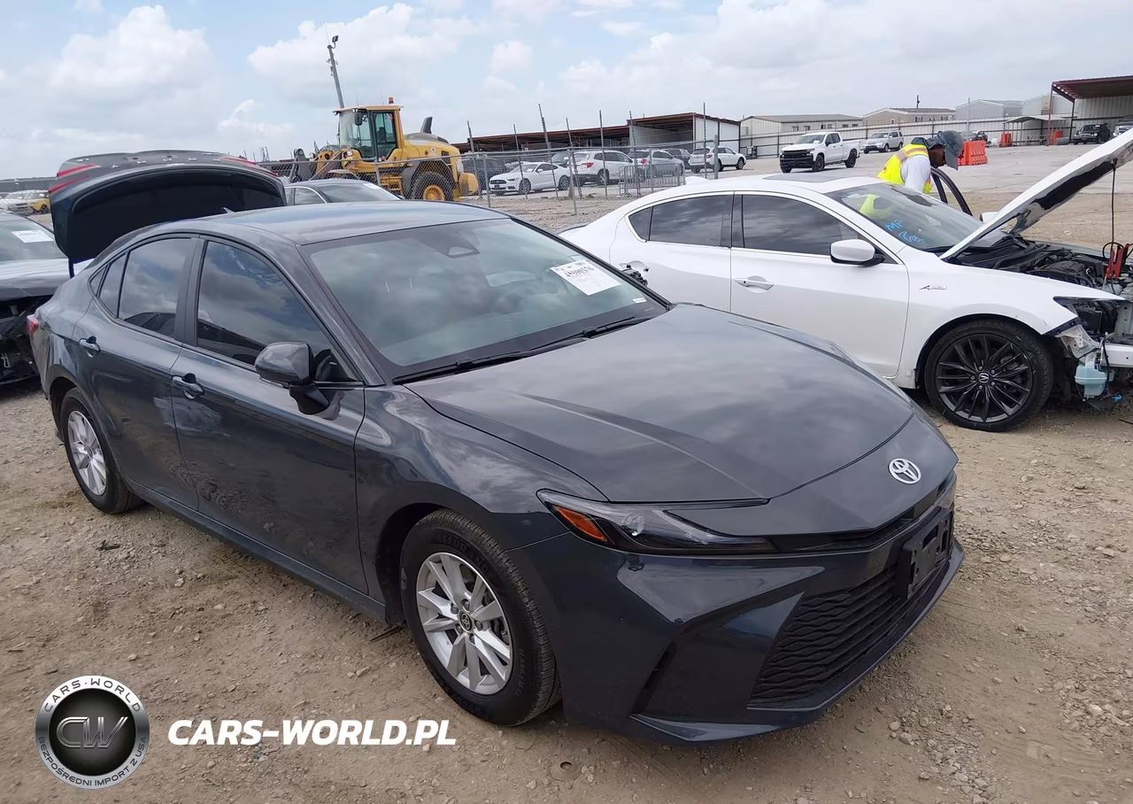 2025 Toyota Camry Le – zdjęcie 1 z 16