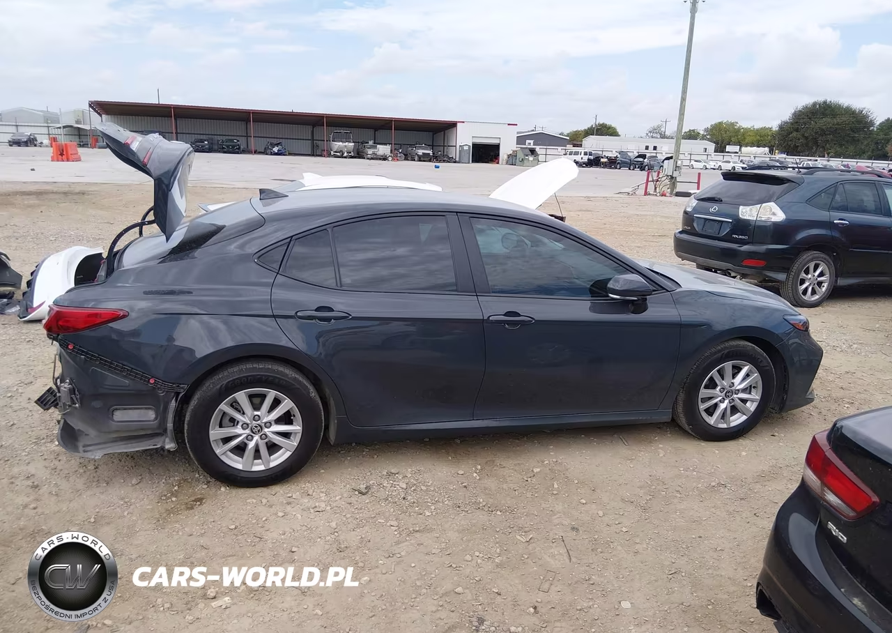 2025 Toyota Camry Le VIN:4T1DAACK8SU139480 - 13