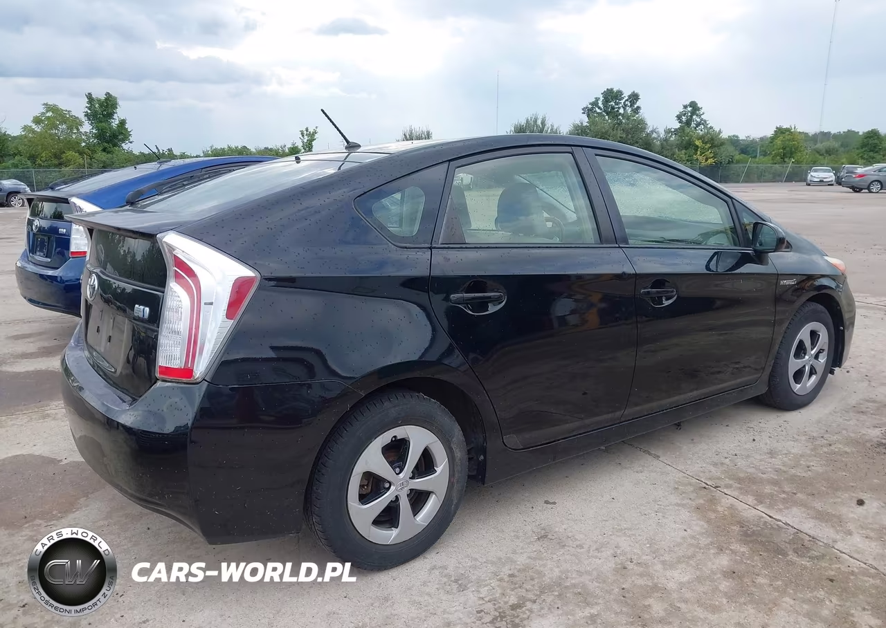 2014 Toyota Prius Two VIN:JTDKN3DU6E0371535 - 4