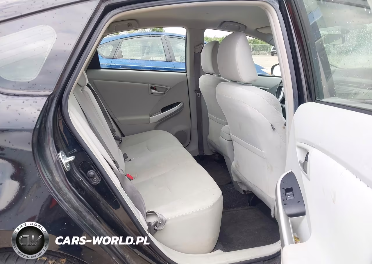 2014 Toyota Prius Two VIN:JTDKN3DU6E0371535 - 8