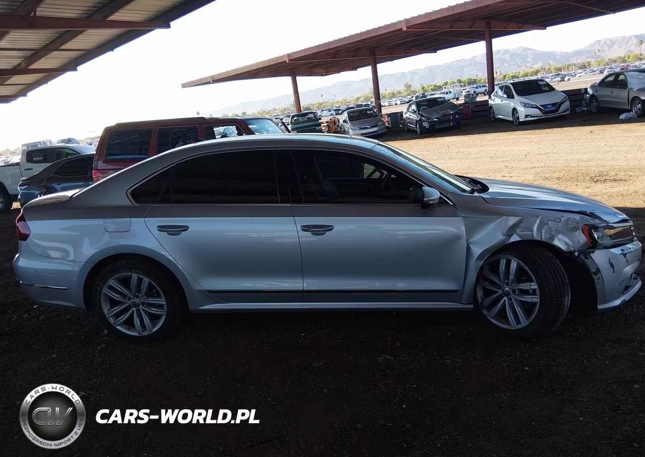 2018 Volkswagen Passat 2.0T Sel Premium VIN:1VWCA7A31JC043559 - 14