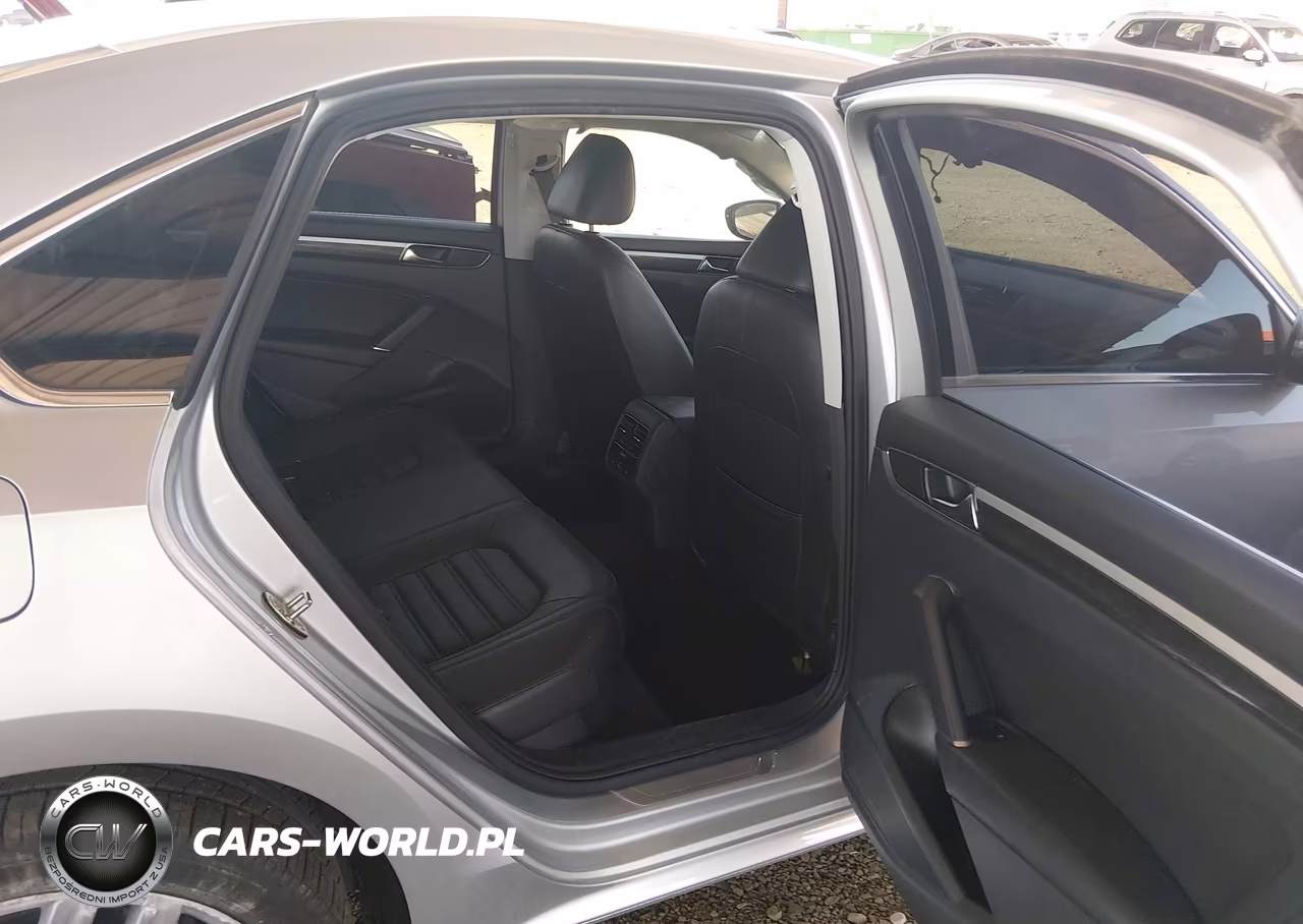 2018 Volkswagen Passat 2.0T Sel Premium VIN:1VWCA7A31JC043559 - 8