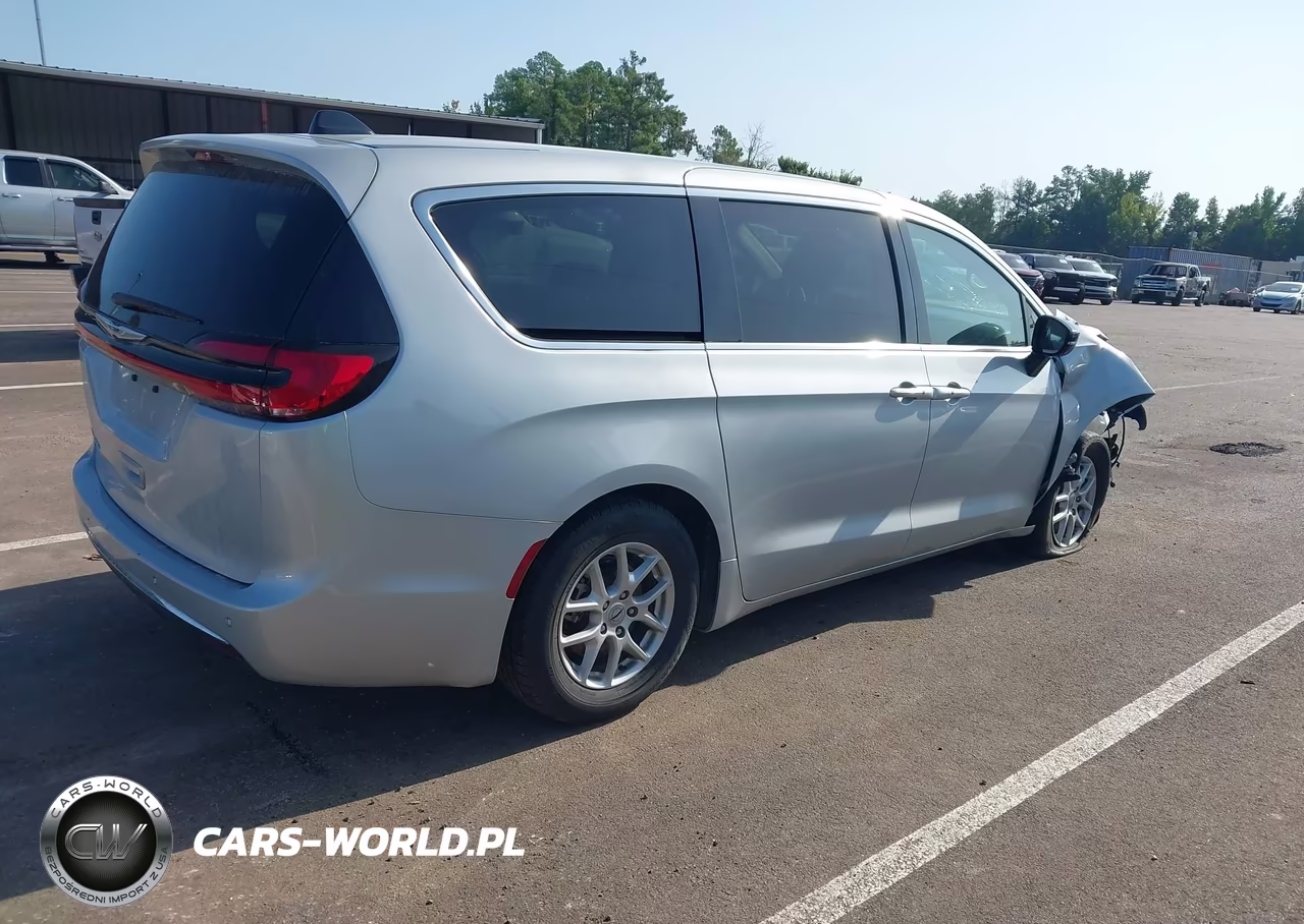 2024 Chrysler Pacifica Touring L VIN:2C4RC1BGXRR129221 - 4