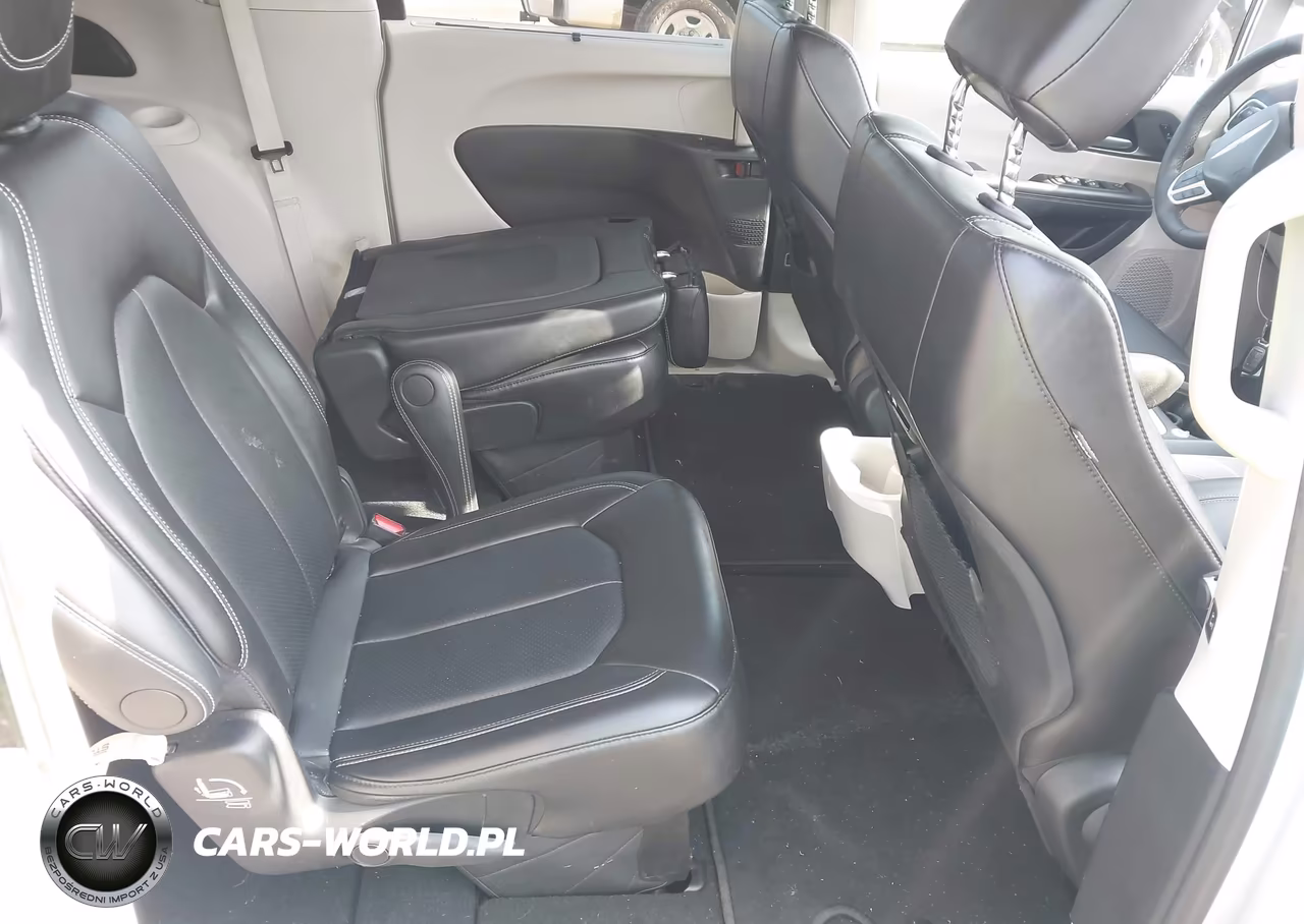 2024 Chrysler Pacifica Touring L VIN:2C4RC1BGXRR129221 - 8