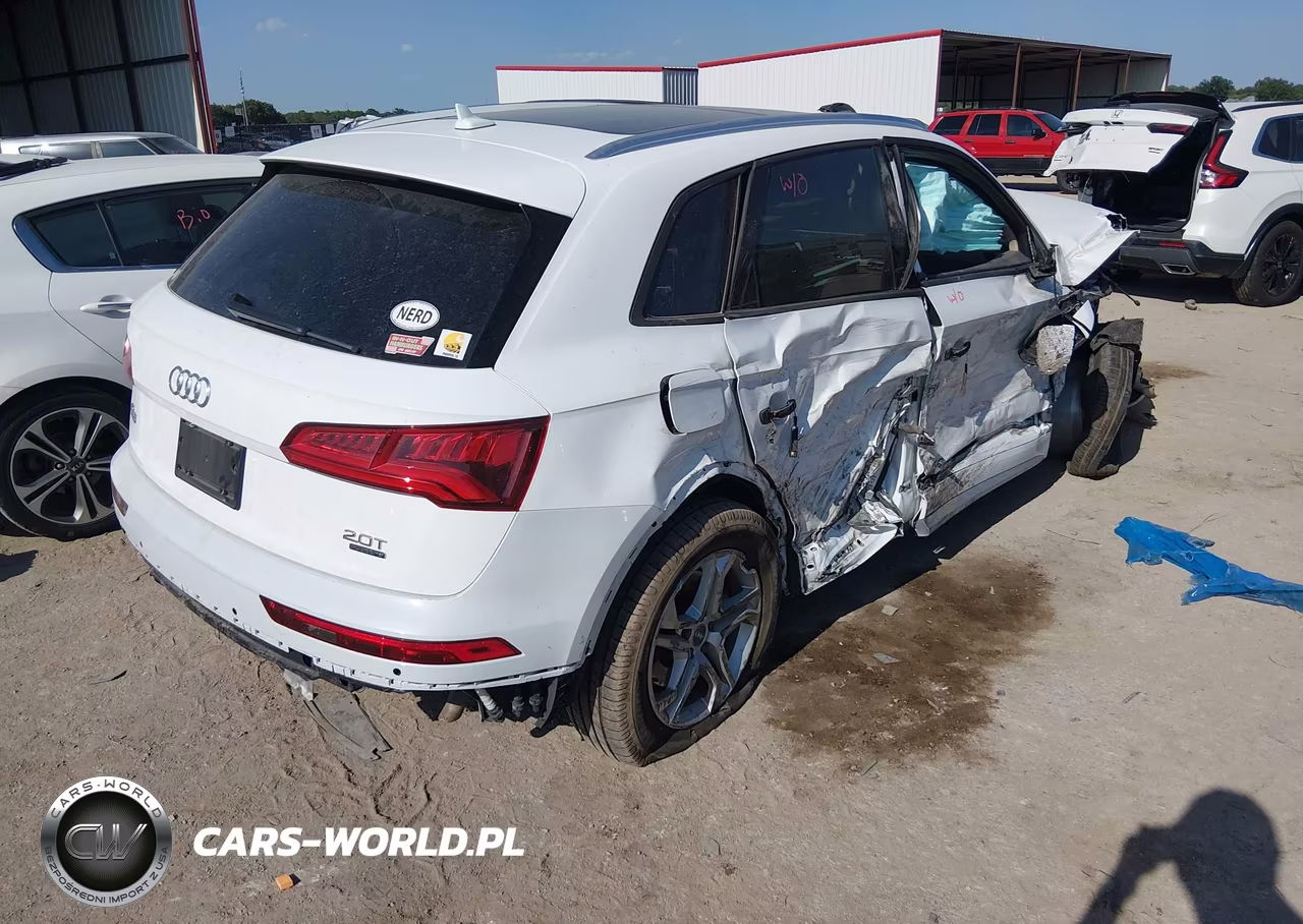 2018 Audi Q5 2.0T Premium-2.0T Tech Premium VIN:WA1ANAFY0J2116498 - 4