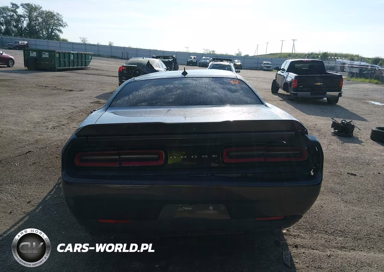 2015 Dodge Challenger R-T Plus VIN:2C3CDZBT4FH733173 - 16