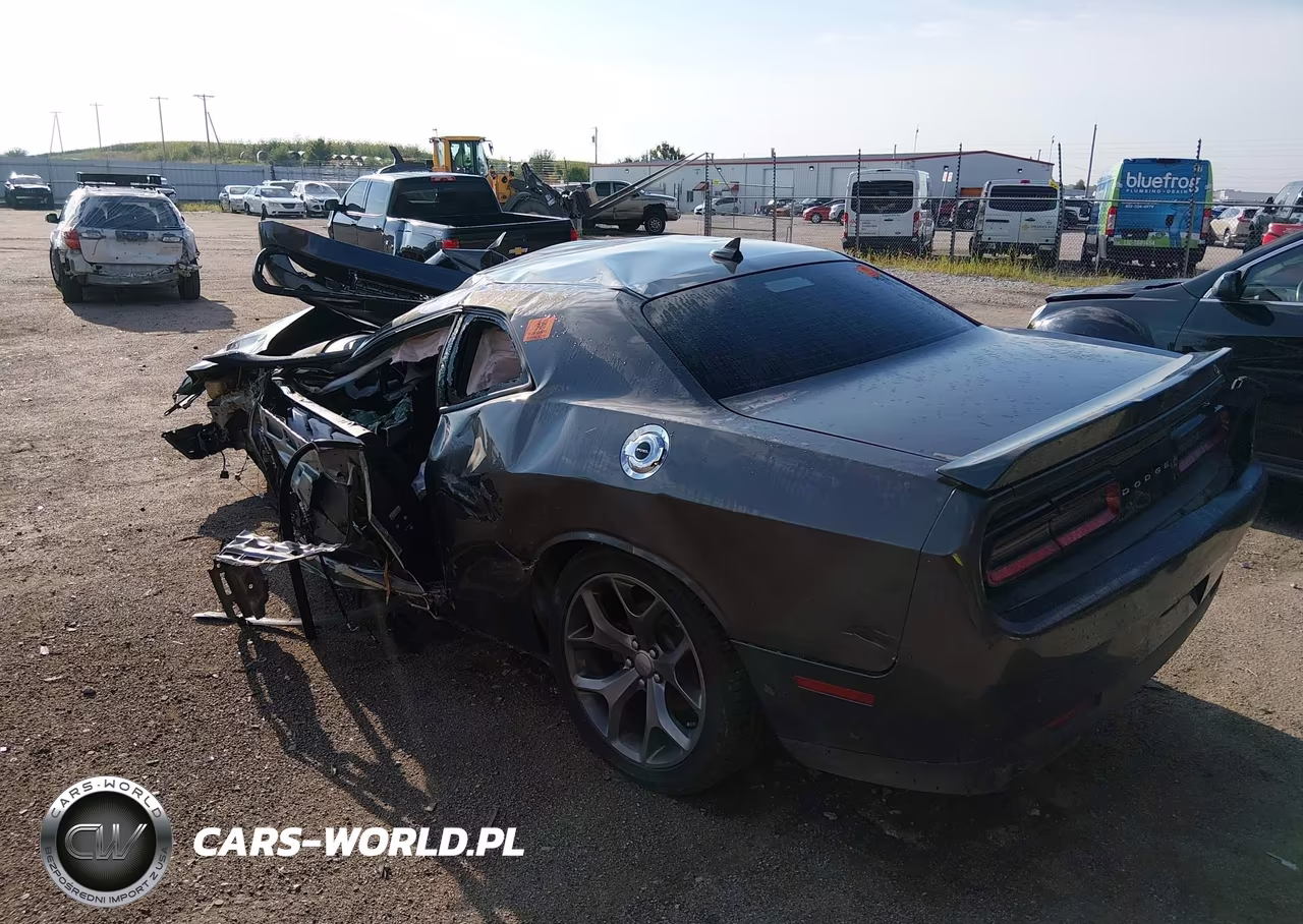2015 Dodge Challenger R-T Plus VIN:2C3CDZBT4FH733173 - 3