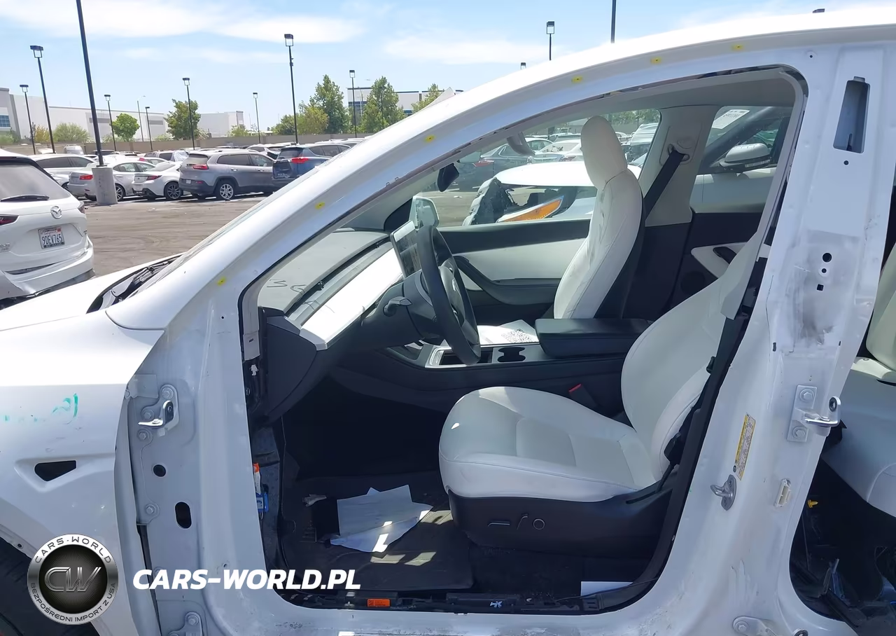 2022 Tesla Model Y Long Range Dual Motor All-Wheel Drive VIN:7SAYGDEE9NF445763 - 5