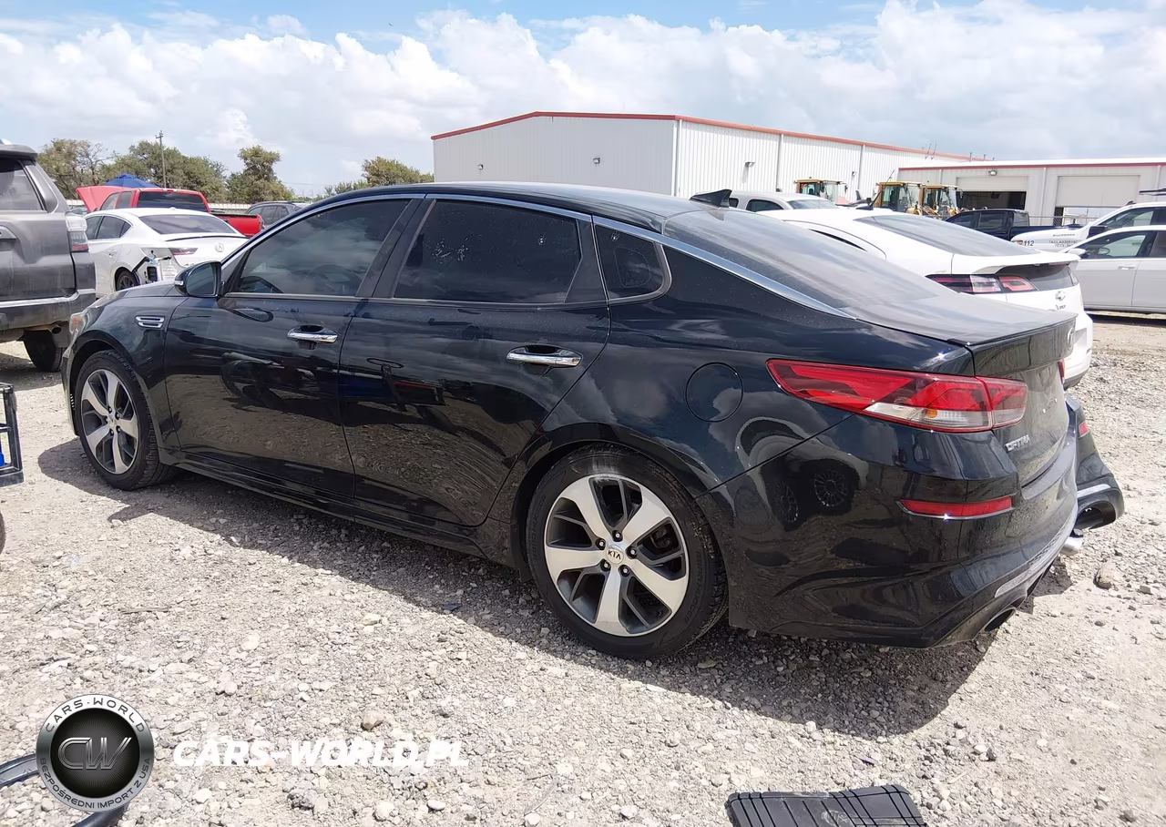 2020 Kia Optima S VIN:5XXGT4L33LG403900 - 14