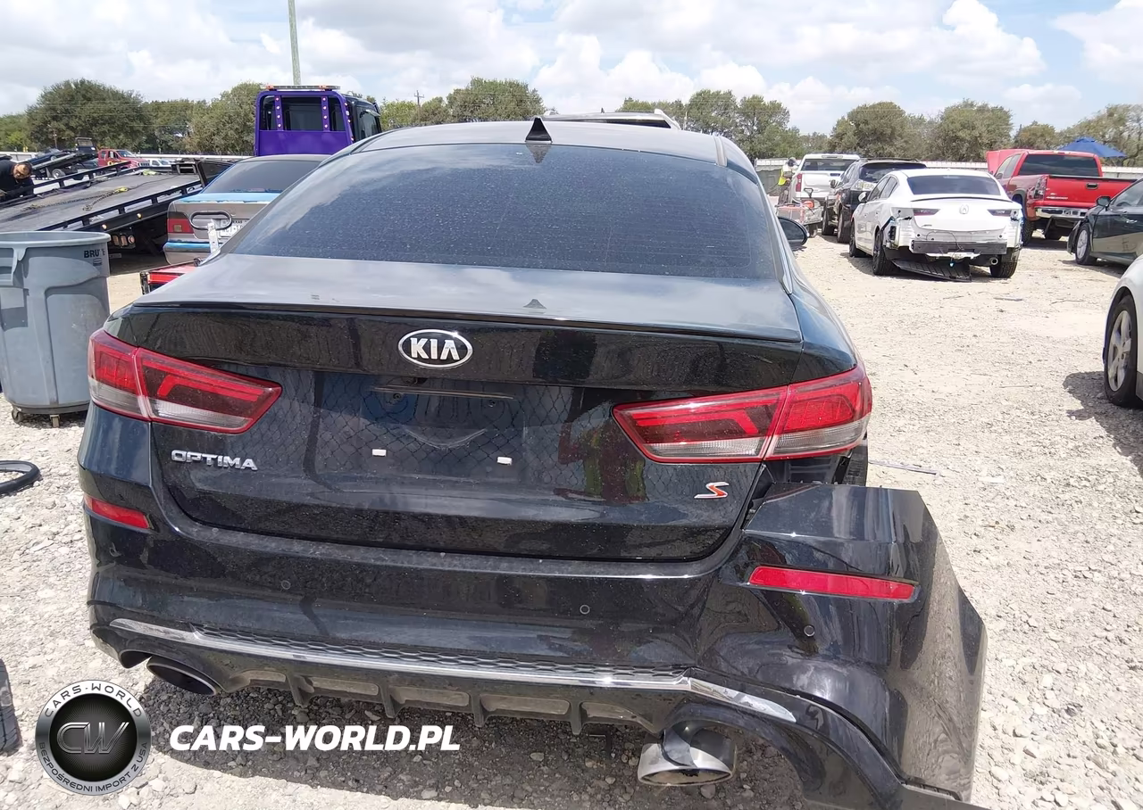 2020 Kia Optima S VIN:5XXGT4L33LG403900 - 16