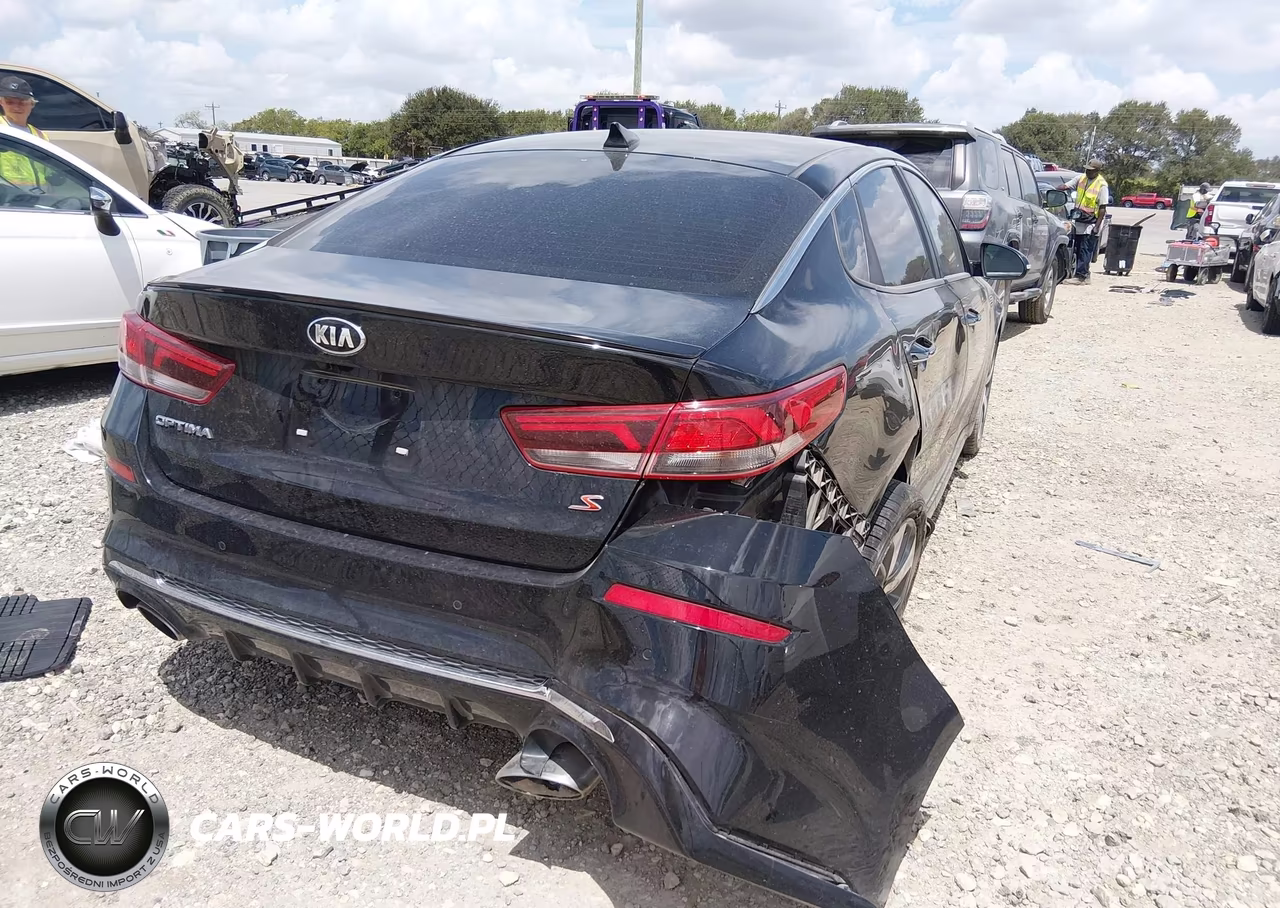 2020 Kia Optima S VIN:5XXGT4L33LG403900 - 4