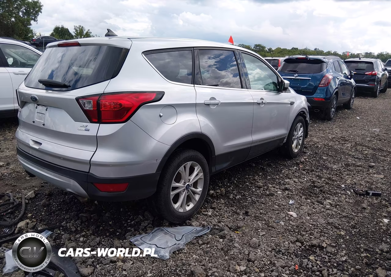 2019 Ford Escape Se VIN:1FMCU9GD8KUB42425 - 4