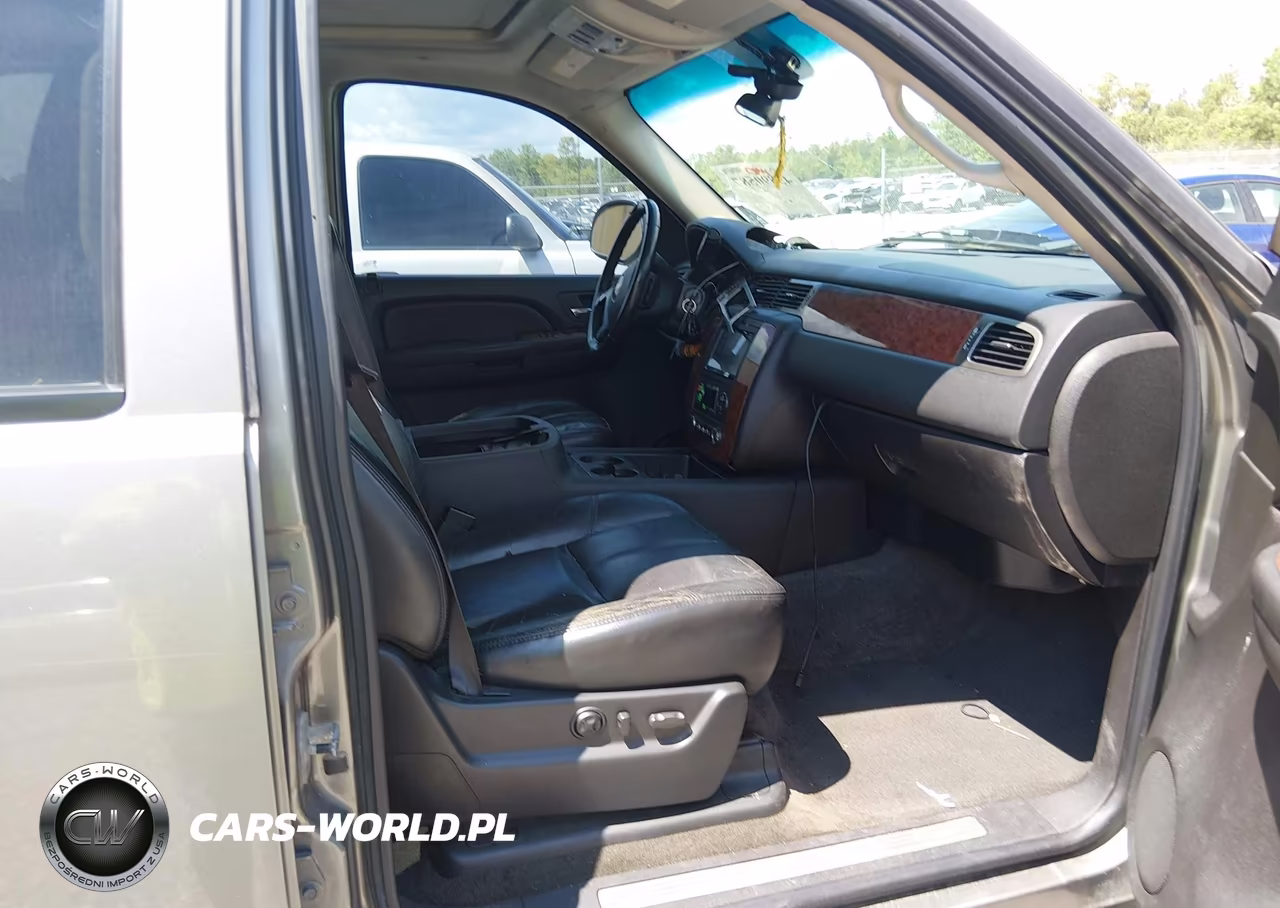 2007 Chevrolet Tahoe Ltz VIN:1GNFC13007R110451 - 5