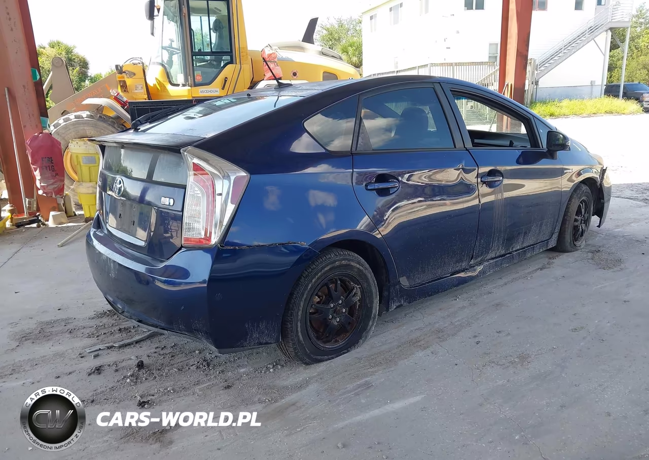 2014 Toyota Prius Four VIN:JTDKN3DU0E0381137 - 4