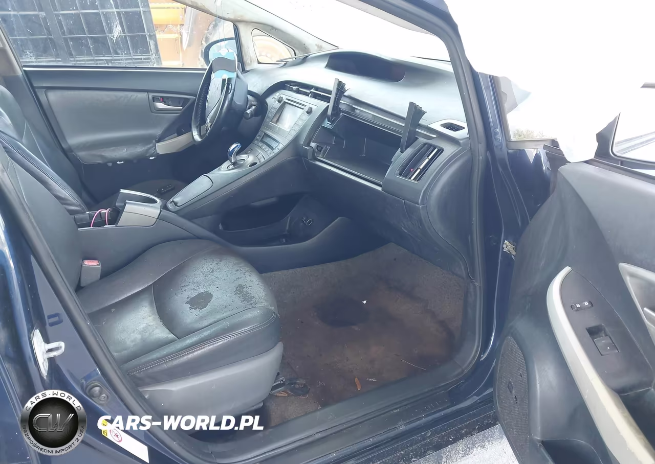 2014 Toyota Prius Four VIN:JTDKN3DU0E0381137 - 5
