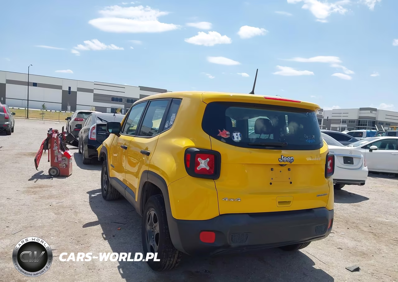 2018 Jeep Renegade Sport 4X4 VIN:ZACCJBABXJPH09746 - 3