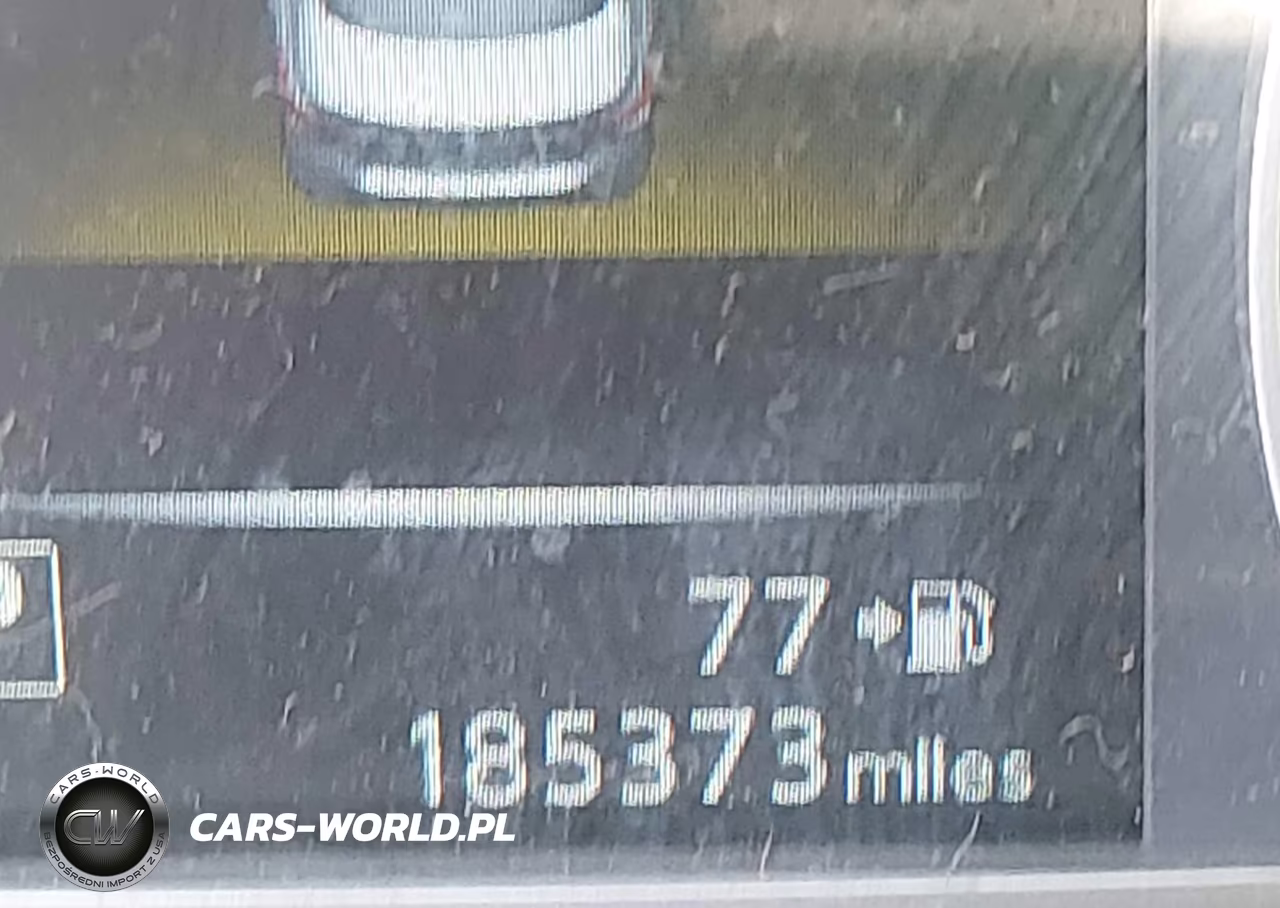 2018 Nissan Sentra S VIN:3N1AB7APXJY307429 - 16
