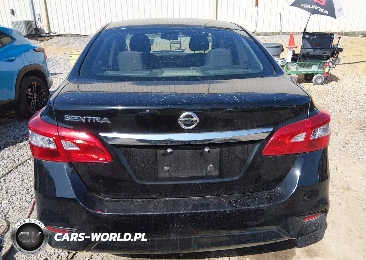 2018 Nissan Sentra S VIN:3N1AB7APXJY307429 - 17