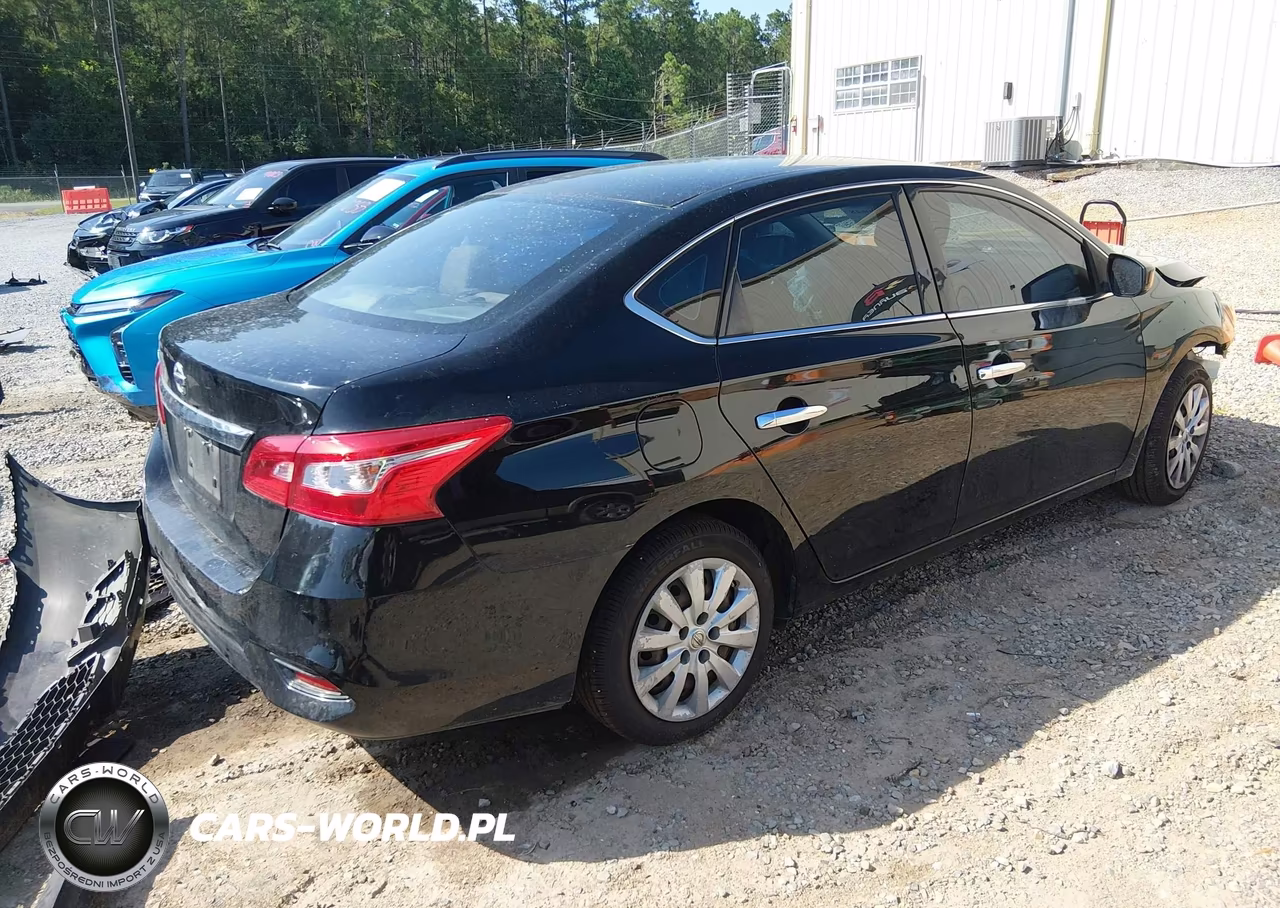 2018 Nissan Sentra S VIN:3N1AB7APXJY307429 - 4