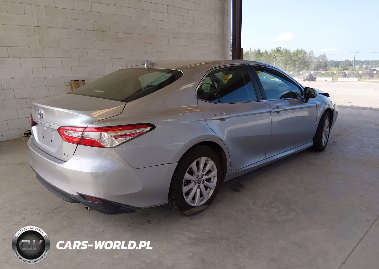 2019 Toyota Camry Le VIN:4T1B11HK4KU291417 - 4