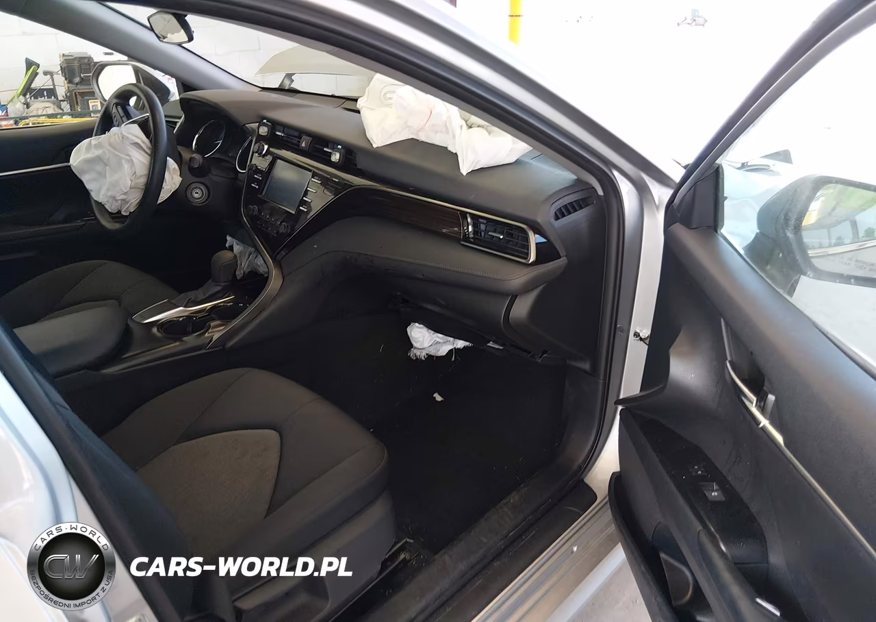 2019 Toyota Camry Le VIN:4T1B11HK4KU291417 - 5