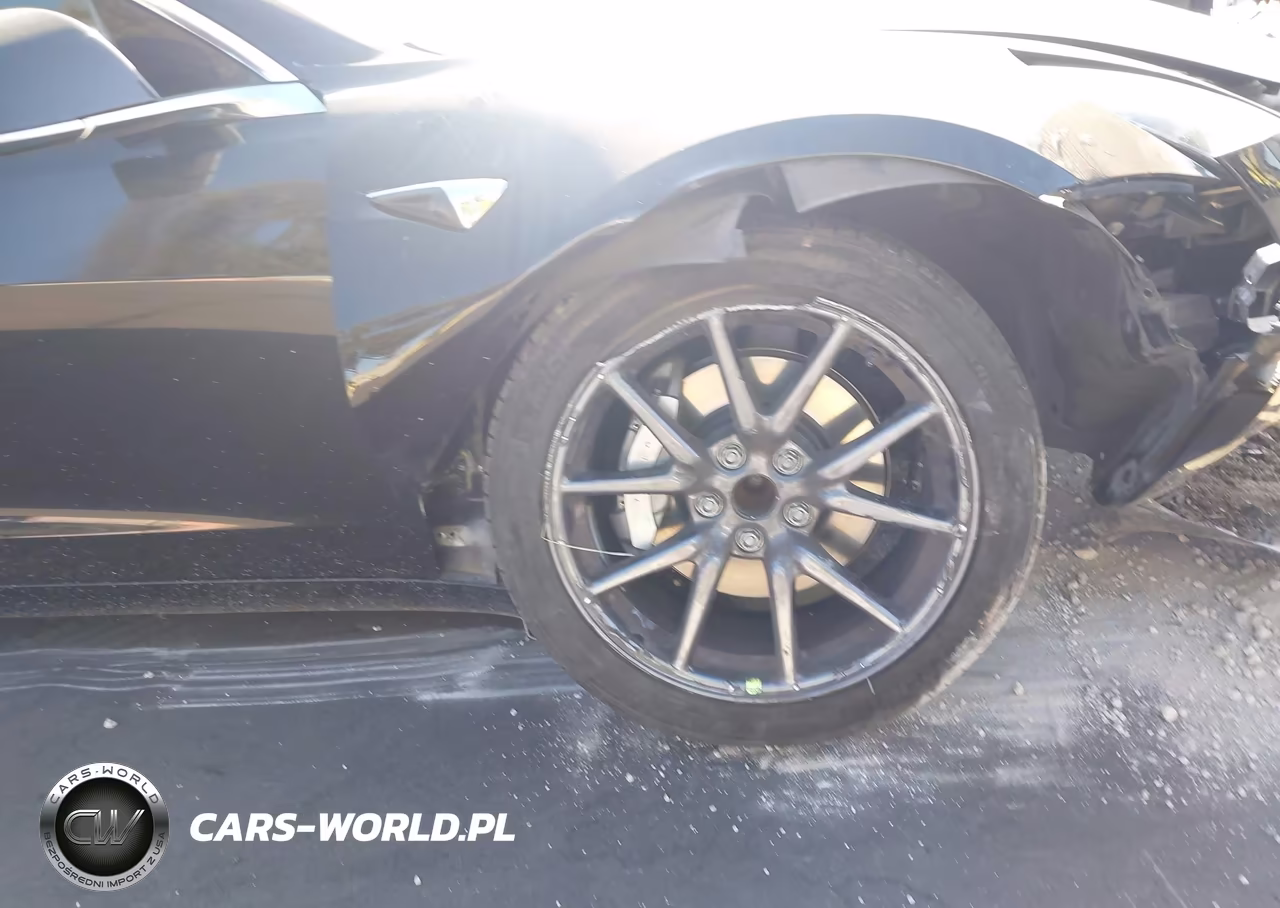 2018 Tesla Model 3 Long Range-Mid Range VIN:5YJ3E1EA2JF172037 - 12