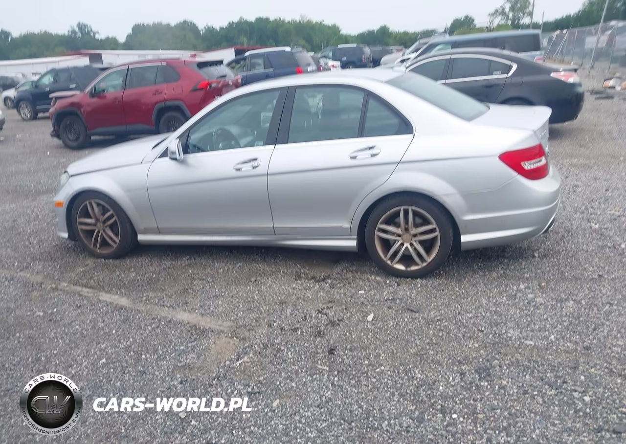2013 Mercedes-Benz C 300 Sport 4Matic VIN:WDDGF8AB2DR280765 - 14