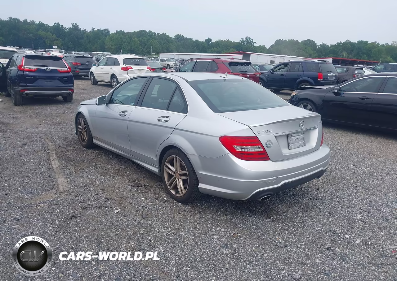 2013 Mercedes-Benz C 300 Sport 4Matic VIN:WDDGF8AB2DR280765 - 3