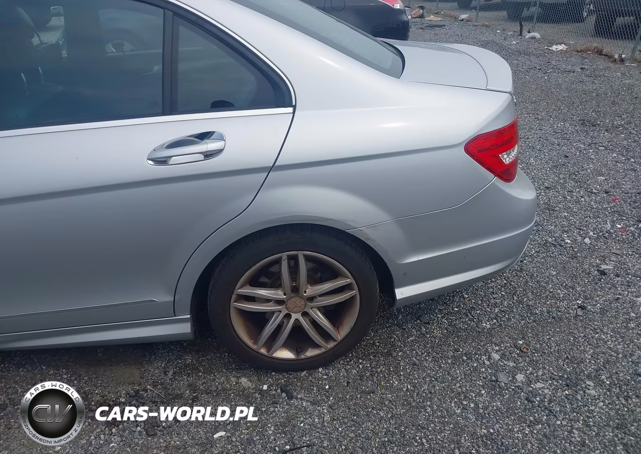 2013 Mercedes-Benz C 300 Sport 4Matic VIN:WDDGF8AB2DR280765 - 6