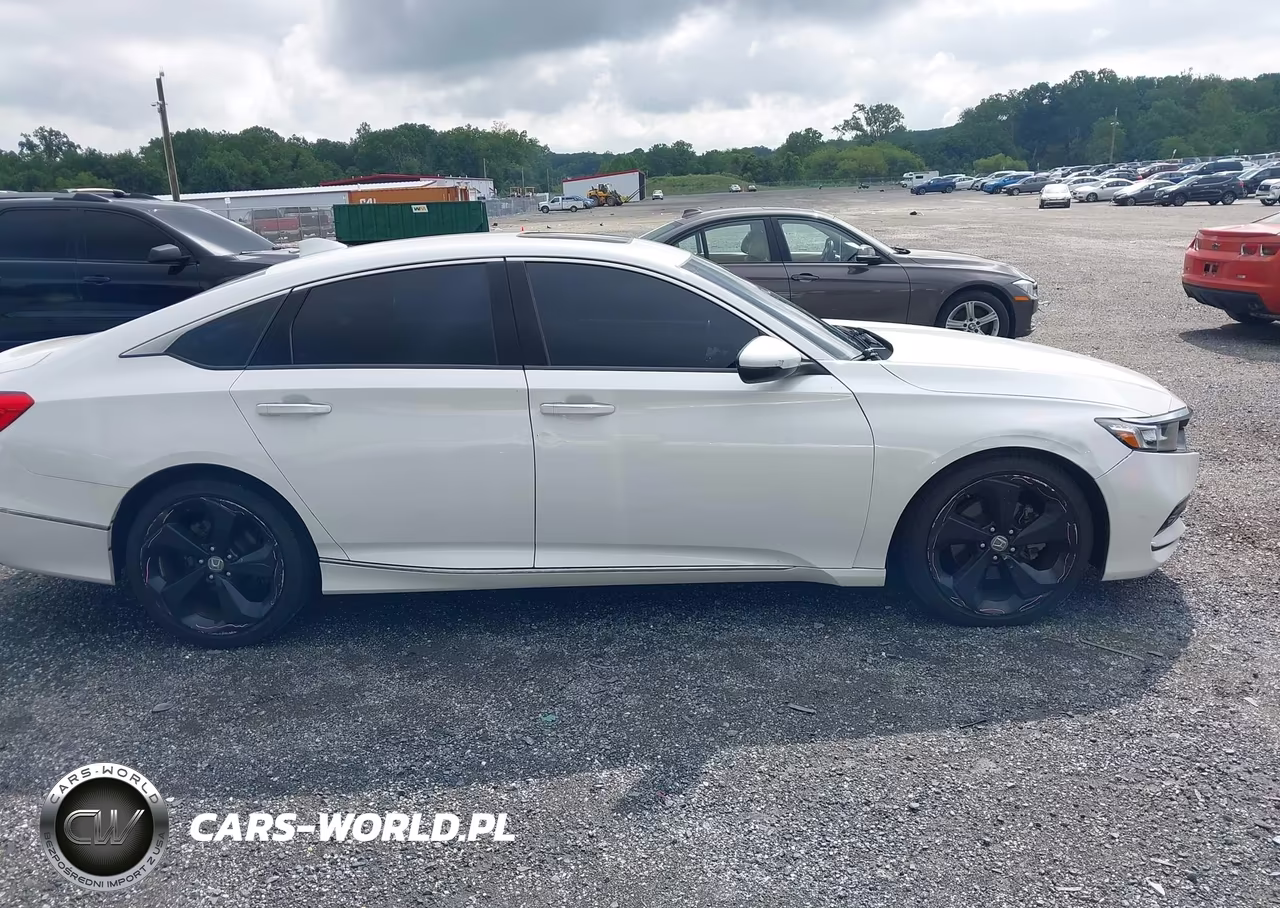 2018 Honda Accord Touring 2.0T VIN:1HGCV2F90JA038664 - 13