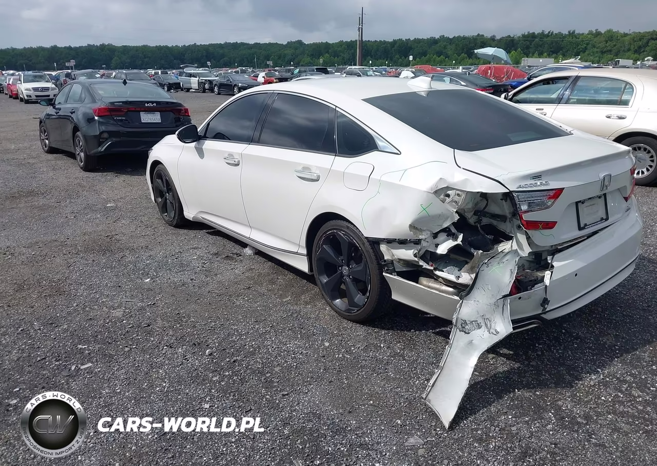 2018 Honda Accord Touring 2.0T VIN:1HGCV2F90JA038664 - 3