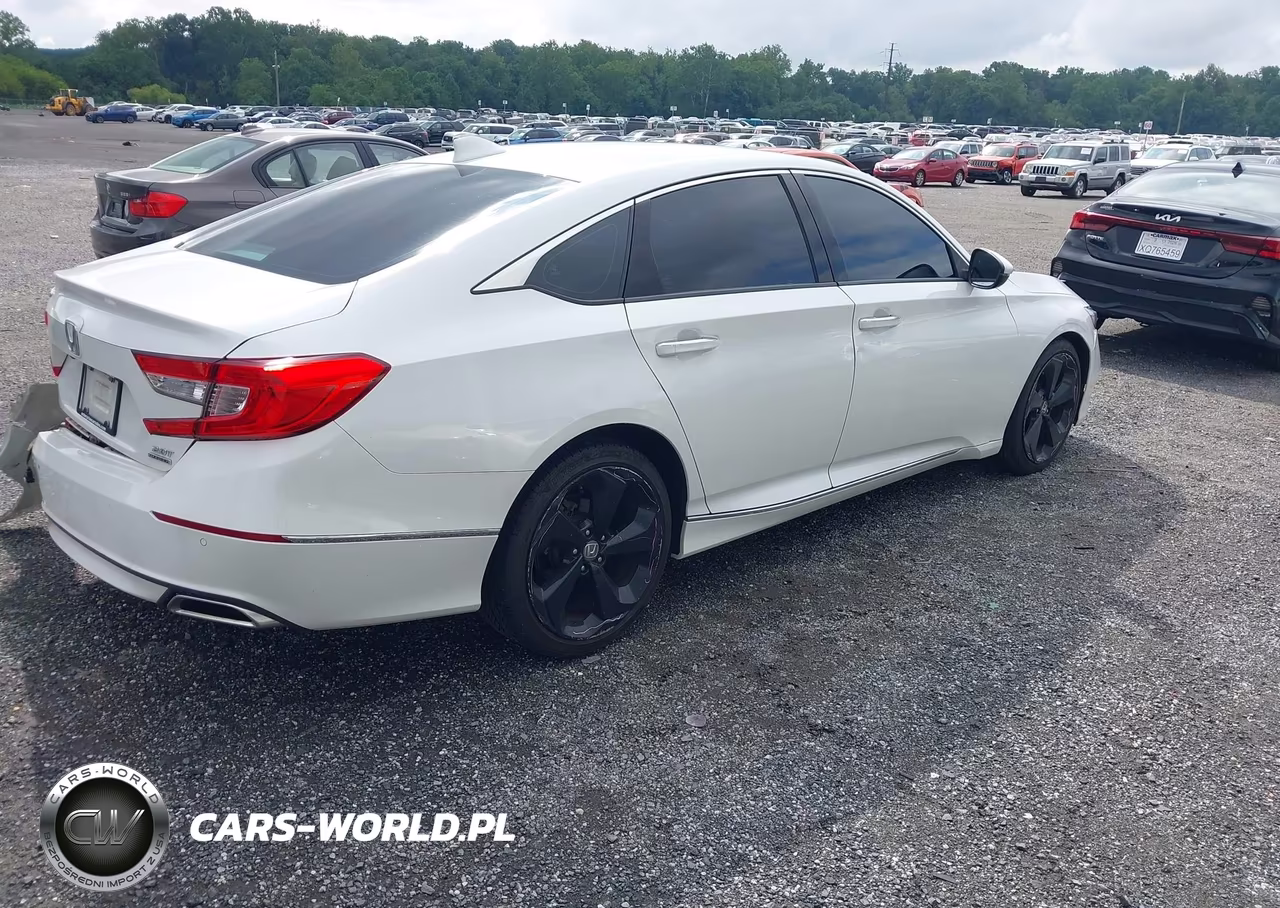 2018 Honda Accord Touring 2.0T VIN:1HGCV2F90JA038664 - 4