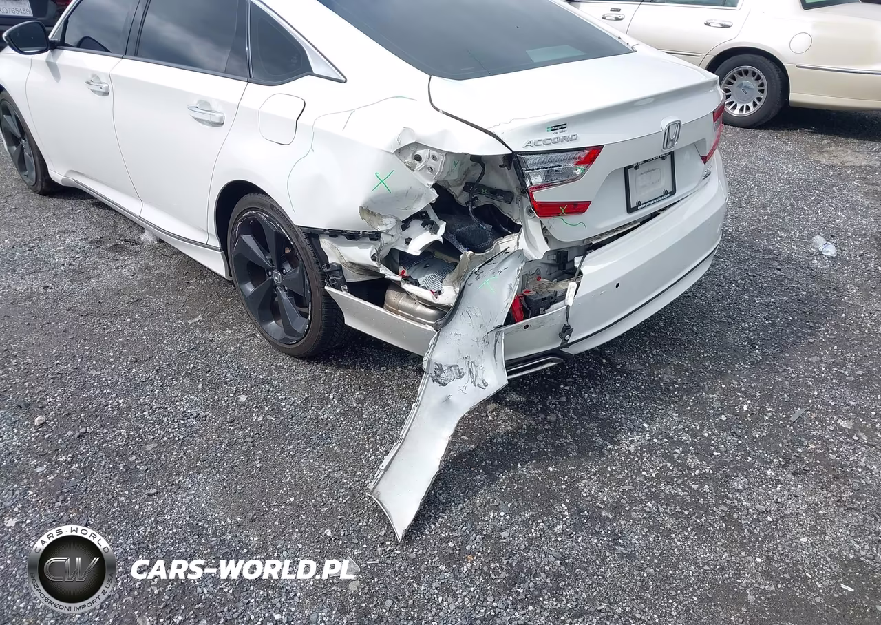2018 Honda Accord Touring 2.0T VIN:1HGCV2F90JA038664 - 6