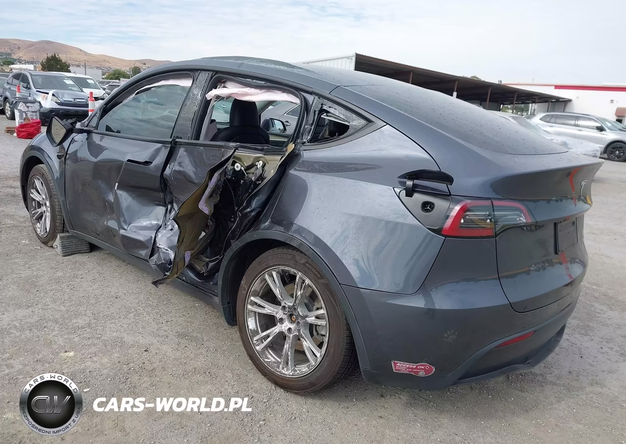 2023 Tesla Model Y Awd-Long Range Dual Motor All-Wheel Drive VIN:7SAYGAEE9PF904193 - 3