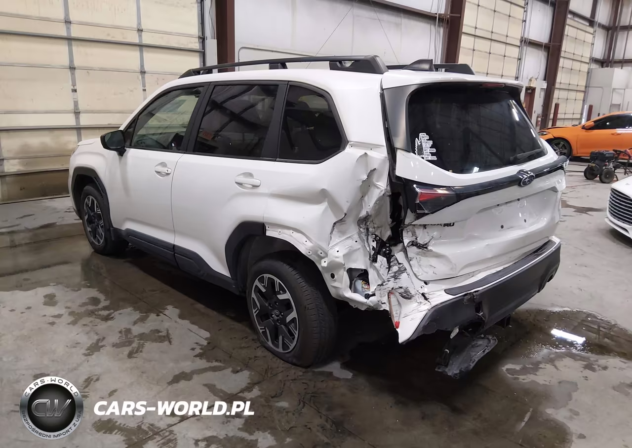 2025 Subaru Forester Premium VIN:JF2SLDDCXSH563090 - 3