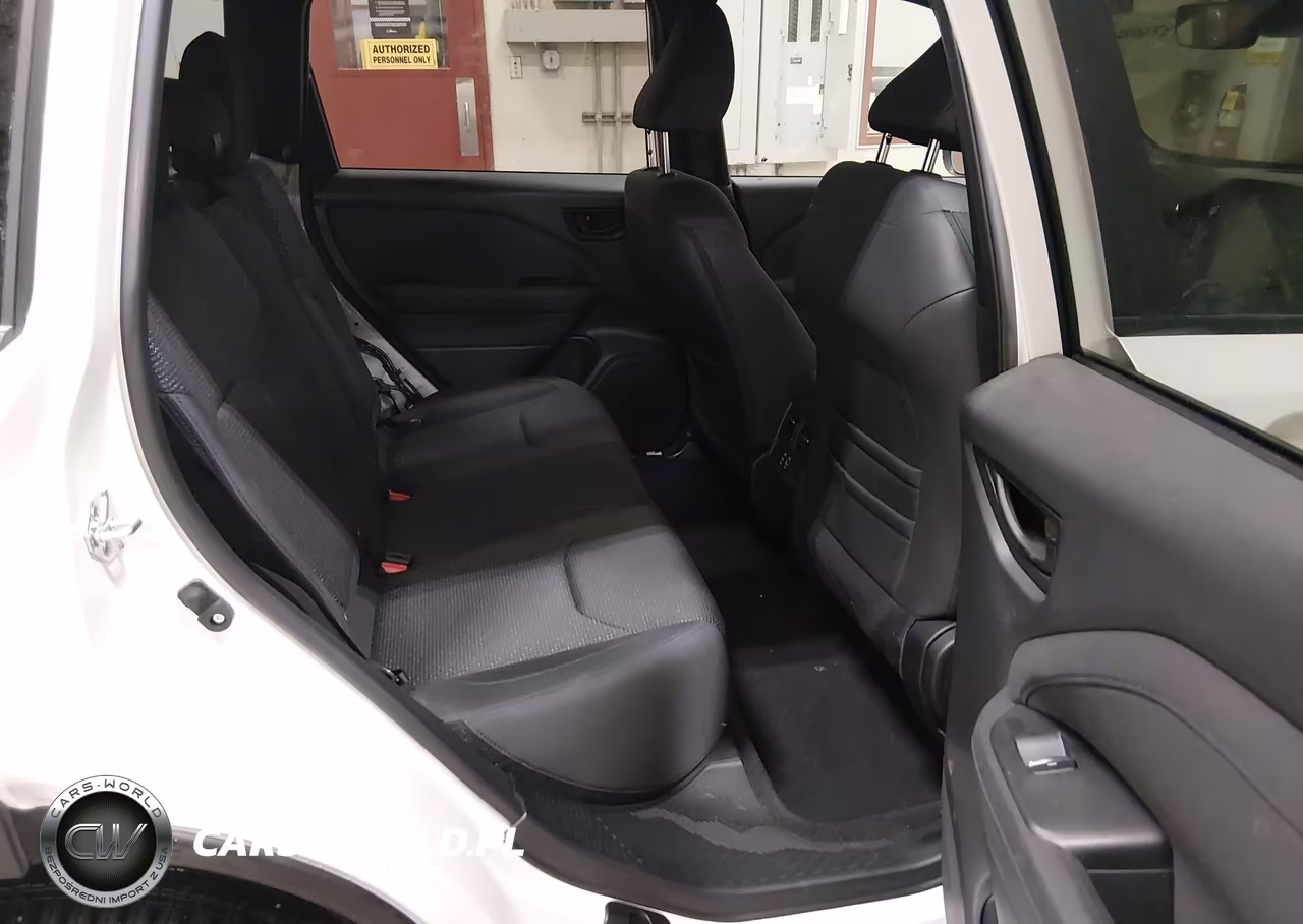 2025 Subaru Forester Premium VIN:JF2SLDDCXSH563090 - 8