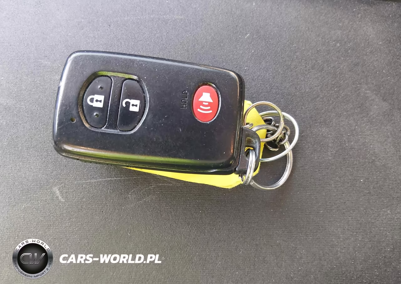 2013 Toyota Prius Two VIN:JTDKN3DU1D1703535 - 11