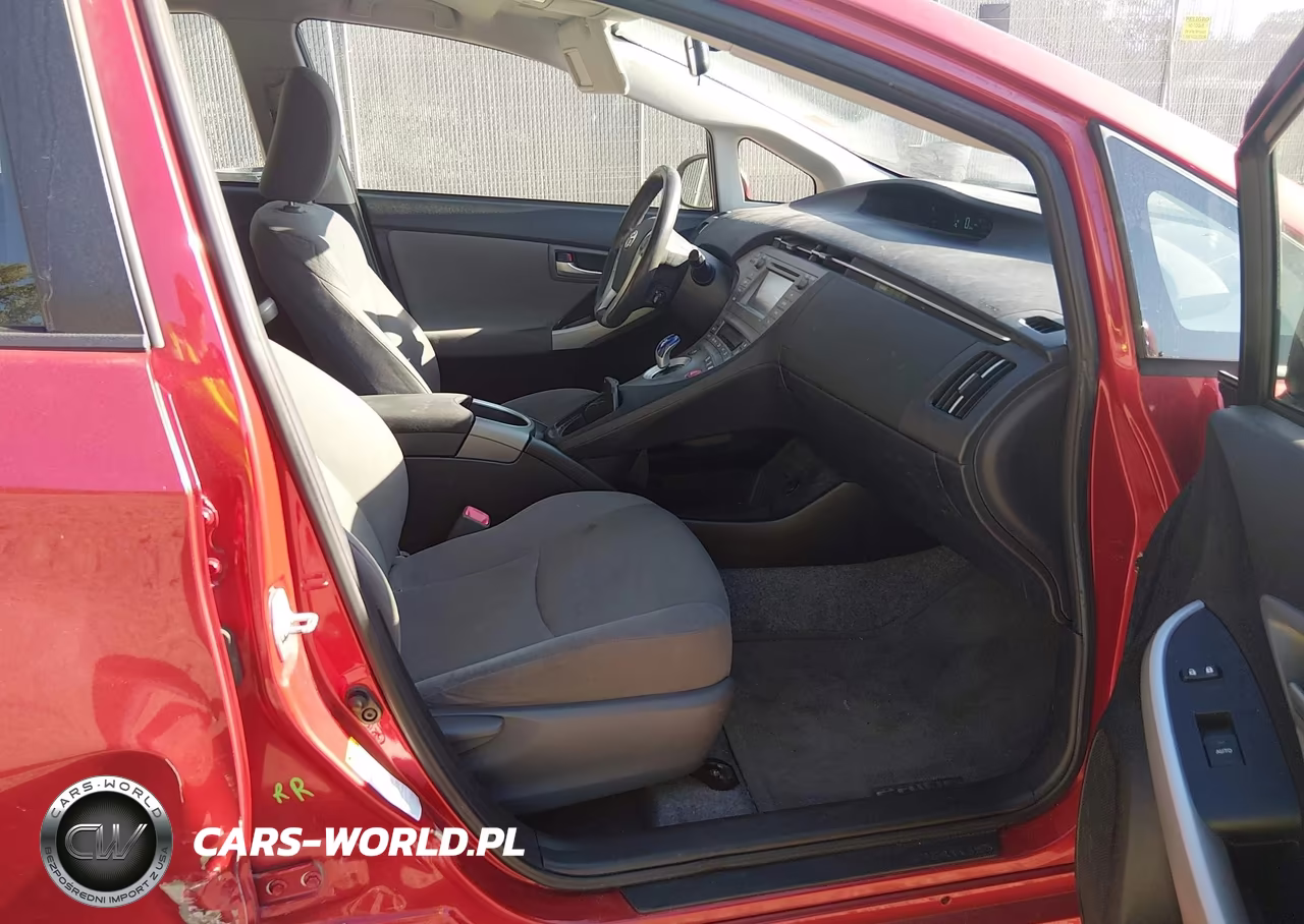 2013 Toyota Prius Two VIN:JTDKN3DU1D1703535 - 5