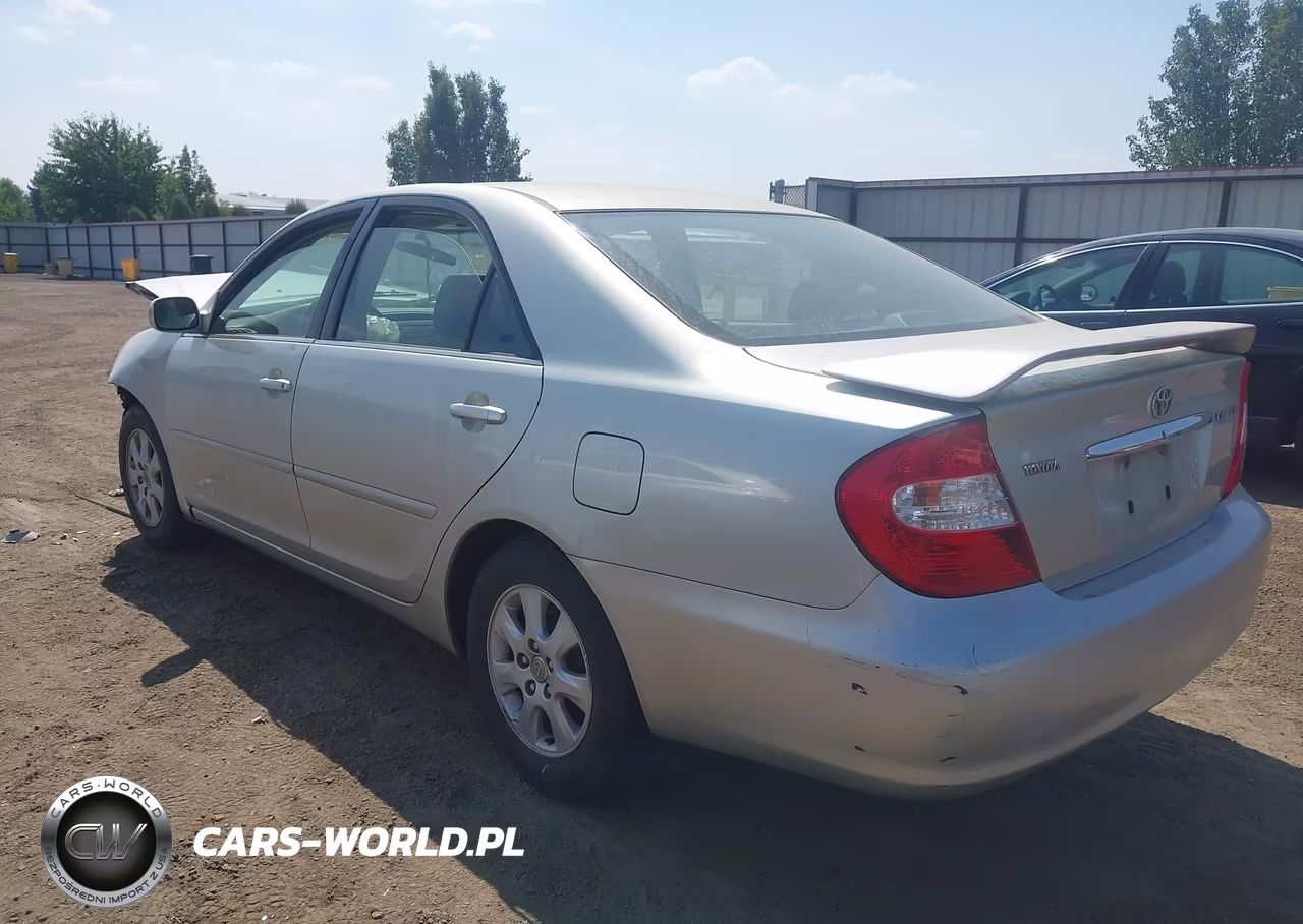 2002 Toyota Camry Le-Xle VIN:JTDBE32K820010045 - 3