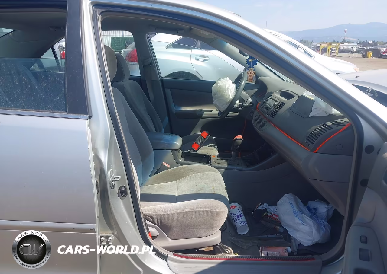 2002 Toyota Camry Le-Xle VIN:JTDBE32K820010045 - 5