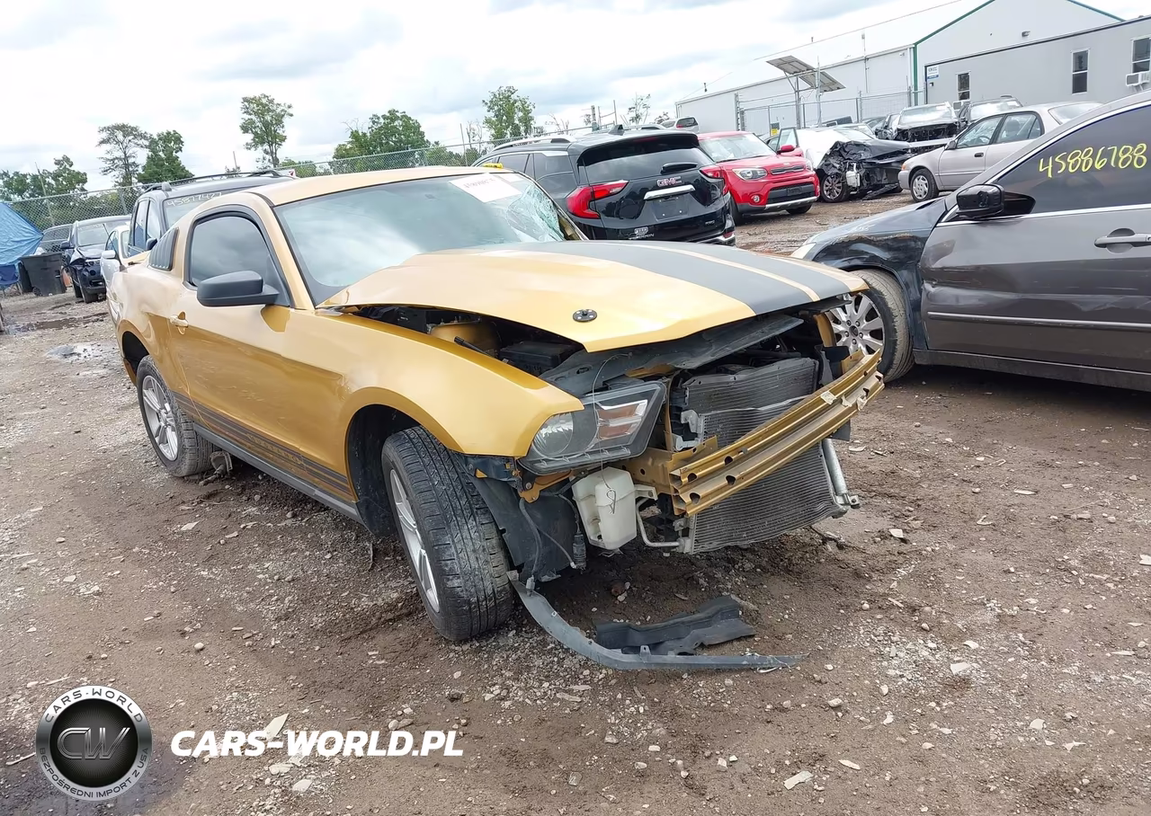 2010 Ford Mustang V6-V6 Premium