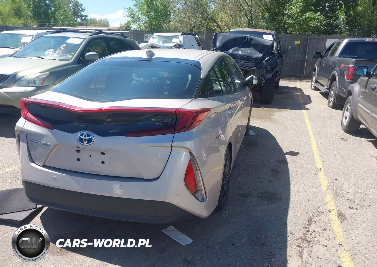 2017 Toyota Prius Prime Advanced VIN:JTDKARFP0H3020418 - 4