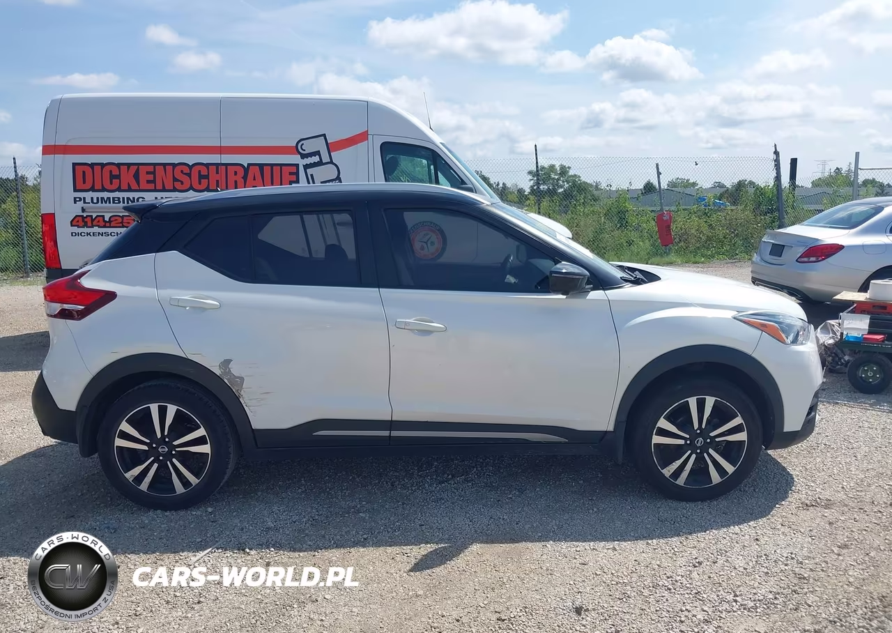2019 Nissan Kicks Sr VIN:3N1CP5CU6KL529725 - 12