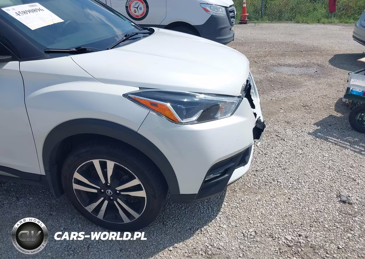 2019 Nissan Kicks Sr VIN:3N1CP5CU6KL529725 - 16